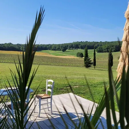 Sunny Oasis 아파트