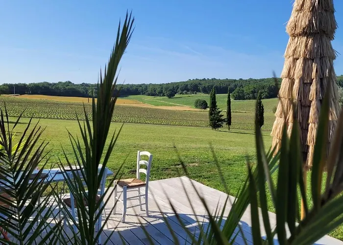 Sunny Oasis 아파트